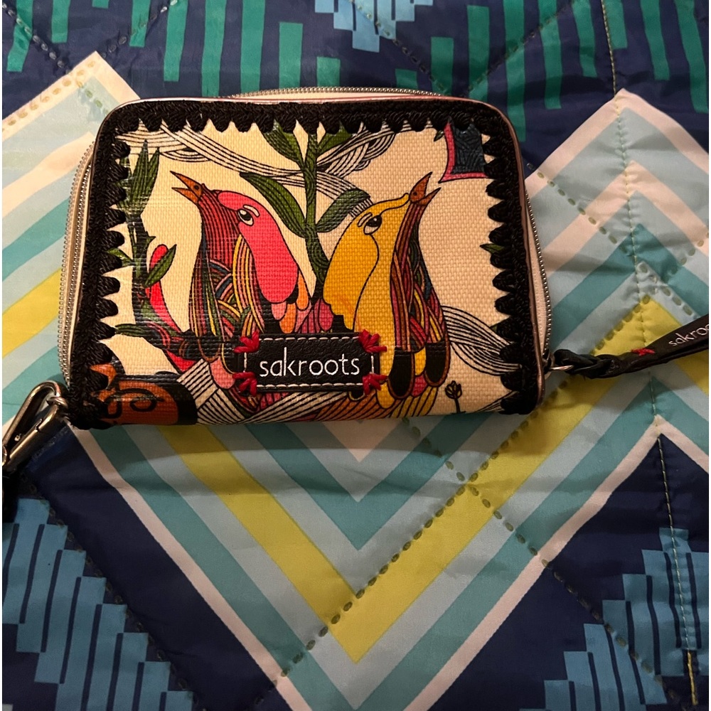 Super cute EUC SAK zippered wallet